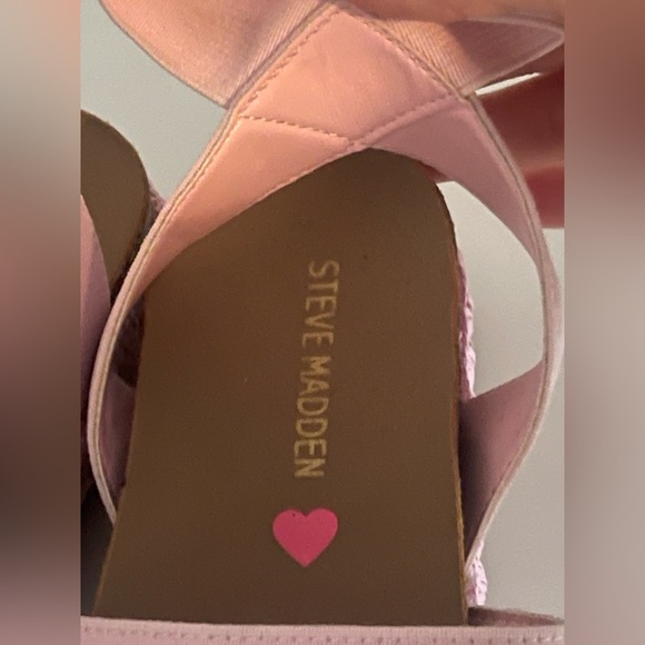 Steve Madden
Krissy Sandal
NWOT
Size 13
Pink Platform Sandals - Picture 4 of 5